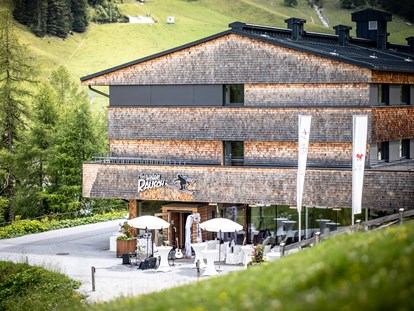 Hochzeit - Hochzeitsessen: Buffet - Tirol - Unser Außenbereich ist beliebt für eine Trauung im Freien, die Agape und den Empfang. - Lizum 1600 - Ihre Hochzeitslocation