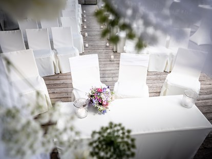 Hochzeit - Hochzeits-Stil: Modern - Innsbruck - Unser Außenbereich ist beliebt für eine Trauung im Freien, die Agape und den Empfang. - Lizum 1600 - Ihre Hochzeitslocation