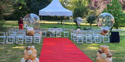 Hochzeit - Art der Location: im Freien - Meerbusch - Freie oder standesamtliche Trauung im Park - Landhaus Danielshof