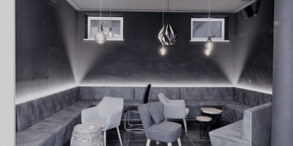 Hochzeit - Geeignet für: Produktpräsentation - Eidenberg - ein gemütlicher Loungebereich lässt Raum für Entspannung - LoRe Cocktailmanufaktur | Destillerie