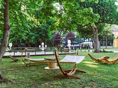 Hochzeit - Art der Location: Wintergarten - Der Tanzboden ideal für standesamtliche Trauungen - Orangerie Europahaus Wien