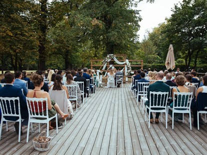 Hochzeit - Hochzeits-Stil: Rustic - Altlengbach - (c) Hochzeitsfotografinnen Freynoi - Orangerie Europahaus Wien
