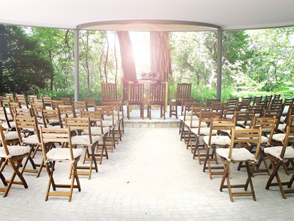 Hochzeit - Art der Location: ausgefallene Location - Trauungen im Waldpavillon  - Schloss Vasoldsberg 