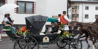 Hochzeit - Parkplatz: kostenlos - Tiroler Oberland - Postkutscherhof Axams