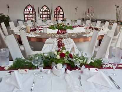 Hochzeit - Umgebung: am See - Der Avalon Festsaal für eure Hochzeit im Burghotel zu Strausberg. - The Lakeside Burghotel zu Strausberg
