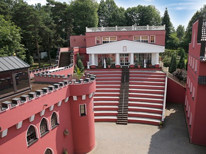 Hochzeit - Art der Location: Waldhochzeit - Amphitheater - The Lakeside Burghotel zu Strausberg