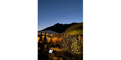 Hochzeit - Frühlingshochzeit - Ehrwald - Abends im Geheimen Garten

4Eck Restaurant Garmisch Hochzeitslocation - 4ECK Restaurant & Bar 