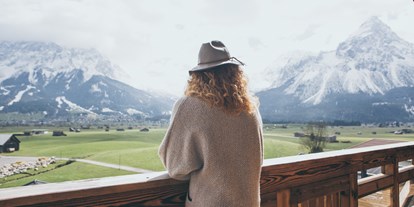 Hochzeit - Herbsthochzeit - Tiroler Oberland - Panorama von unserer Terasse ein Traum im Sommer wie Winter - 180° Restaurant-Konditorei
