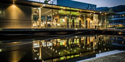 Hochzeit - Frühlingshochzeit - Kefermarkt - Blick auf das JKU Teichwerk in Linz. - JKU Teichwerk