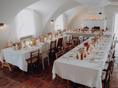 Hochzeit - Hochzeits-Stil: Vintage - Oberösterreich - Festsaal

Foto Iris Winkler
https://iriswinklerweddings.com - Großkandlerhaus