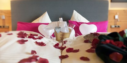 Hochzeit - Art der Location: Hotel - Salzburg - Hochzeits-Suite für das Brautpaar - MY ALPENWELT Resort****SUPERIOR