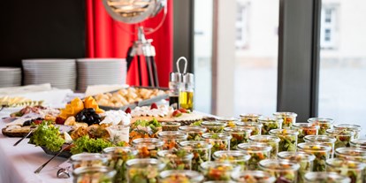 Hochzeit - Geeignet für: Firmenweihnachtsfeier - Dresden - Kulinarisch bieten wir euch verschiedenste Köstlichkeiten. - Heiraten auf Schloss Sonnenstein | Schloßcafé Pirna