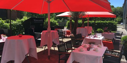 Hochzeit - Geeignet für: Hochzeit - Neumünster - festliche Kaffeetafel auf der Terrasse - Hotel Altes Stahlwerk