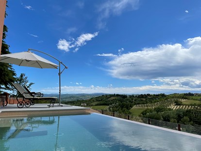 Hochzeit - Umgebung: in Weingärten - Villa Giarvino - das exquisite Gästehaus im Piemont