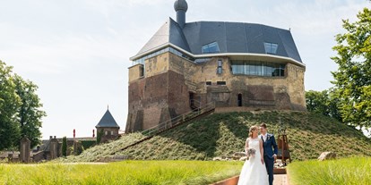 Hochzeit - Wickeltisch - Grefrath - Unsere Garten beim Burg ist sehr schön für Fotos  - Kasteel De Keverberg