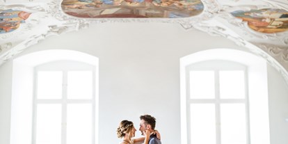 Hochzeit - Hochzeits-Stil: Boho - Leibnitz (Leibnitz) - Auch im Schloss Stainz selbst lassen sich zahlreiche tolle Brautpaarshootings durchführen. - Schloss Stainz