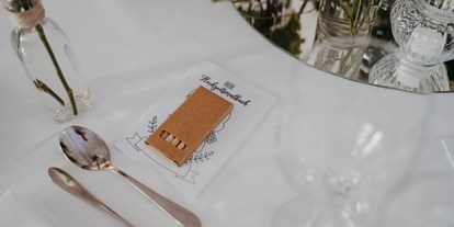 Hochzeit - Umgebung: mit Seeblick - Potsdam - Zahlreiche kleine Details machen eure Hochzeitsfeier zu einem unvergesslichen Fest. - Gästehaus Blumenfisch am Großen Wannsee