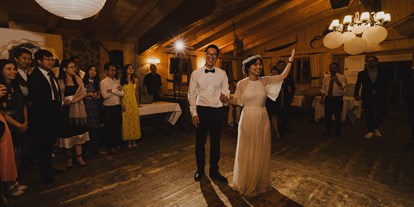 Hochzeit - Hochzeits-Stil: Rustic - Oedheim - Die Tanzfläche der Forsthofalm. - Forsthof Almhütte