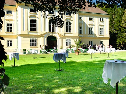 Hochzeit - Umgebung: mit Seeblick - Österreich - Heiraten im Veranstaltungsschloss Margarethen am Moos. - Veranstaltungsschloss Margarethen am Moos