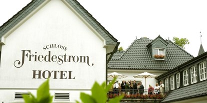 Hochzeit - Hochzeitsessen: mehrgängiges Hochzeitsmenü - Düsseldorf - Hotelansicht  - Hotel „Schloss Friedestrom“