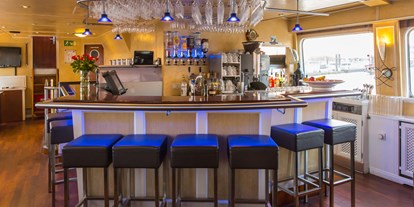 Hochzeit - Umgebung: in einer Stadt - Hamburg - Unsere Bar - Eventschiff Grosser Michel