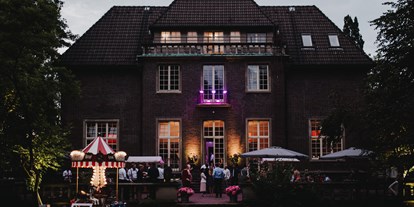 Hochzeit - Herbsthochzeit - Kisdorf - In der Dämmerung - Villa Mignon Hamburg - Villa Mignon Hamburg