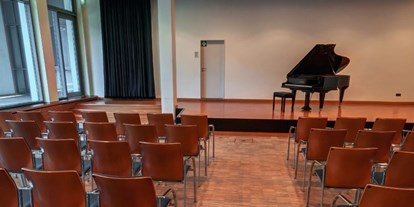 Hochzeit - interne Bewirtung - Engstingen - Kleiner Saal mit Reihenbestuhlung - K3N – Stadthalle und Kreuzkirche Nürtingen