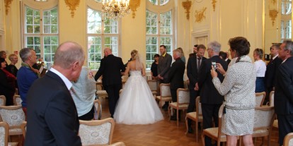Hochzeit - Art der Location: im Freien - Pulsnitz - Das Standesamt Pulsnitz kommt zu uns ins Haus. - Barockschloss Oberlichtenau