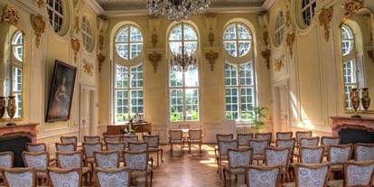 Hochzeit - Hochzeitsessen: Catering - Im Berocksaal finden bis zu 90 Personen Platz - Barockschloss Oberlichtenau