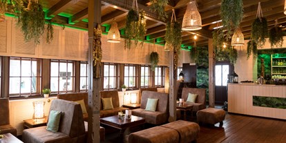Hochzeit - Hochzeits-Stil: Modern - Neuffen - Jungle Lounge - Mauritius Stuttgart-Süd Eventlocation