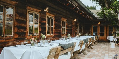Hochzeit - Umgebung: in den Bergen - Filzmoos (Filzmoos) - Feiern im Freien auf der Arlhofhütte im Salzburgerland. - Arlhofhütte - Altenmarkt