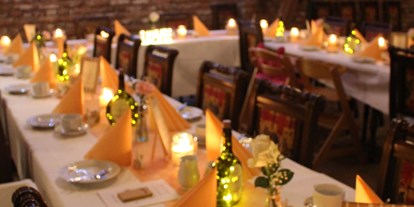 Hochzeit - Geeignet für: Seminare und Meetings - Castell - Gastraum - Romantische Scheune