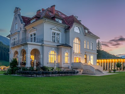 Hochzeit - Umgebung: am Land - Oberösterreich - Unser Festsaal bietet Platz für bis zu 200 Gäste.  - Villa Bergzauber
