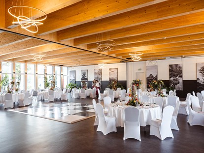 Hochzeit - Hochzeitsessen: 5-Gänge Hochzeitsmenü - Festsaal - Bankettbestuhlung - Villa Bergzauber