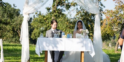 Hochzeit - Trauung im Freien - Oberösterreich - Gartenbereich mit Birkenbogen - Lester Hof