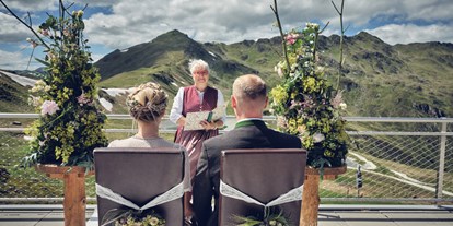 Hochzeit - Fotobox - Königsleiten - Trachten Hochzeit | Location Dachterrasse Gipfeltreffen auf 2.300m | mit 360° Grad traumhaften Bergpanorama Blick - Gipfeltreffen | Zillertal Arena