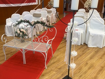 Hochzeit - Hochzeitsessen: À la carte - Trauung direkt bei uns im Restaurant  - Schlosscafe Location & Konditorei / Restaurant