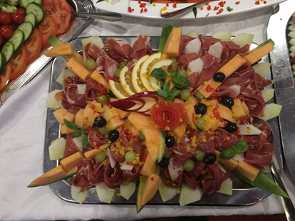 Hochzeit - Geeignet für: Geburtstagsfeier - Neuffen - Serano Schinken mit Melonen Varaitionen - Schlosscafe Location & Konditorei / Restaurant