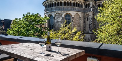 Hochzeit - Sommerhochzeit - Dachgarten Rheinloft Cologne - Blick auf die Kathedrale Groß St. Martin - RHEINLOFT COLOGNE