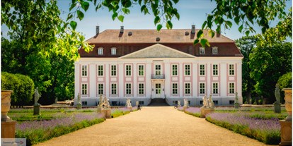 Hochzeit - Preisniveau: exklusiv - Brandenburg Süd - Außenansicht - Schloss Friedrichsfelde