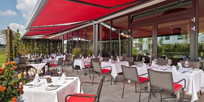 Hochzeit - Parkplatz: kostenlos - München - Unser Außenbereich mit Garten eignet sich im Sommer hervorragend für Empfänge und besondere Barbeques. - ESSENCE Restaurant & Lounge