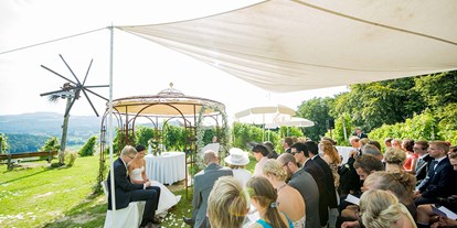 Hochzeit - Hochzeitsessen: Buffet - Spielfeld - Trauung unter freiem Himmel mitten im Weingarten. - Weingartenhotel Harkamp