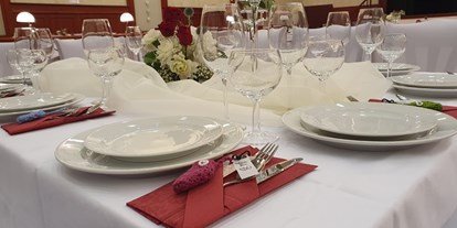 Hochzeit - Umgebung: in einer Stadt - Alsheim - Hochzeits Tisch - Zum Zöllerhannes