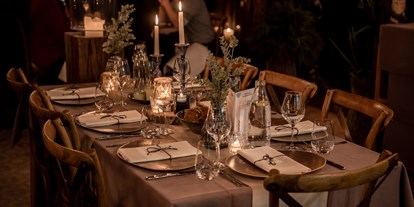 Hochzeit - Herbsthochzeit - Trebur - Tischdeko im Esszimmer - Unique Eventlocation