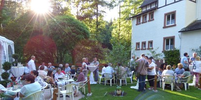 Hochzeit - Umgebung: am Fluss - Traben-Trarbach - Wald Villa Üssbach Gäste - Wald Villa Üssbach