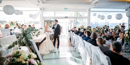 Hochzeit - Hochzeits-Stil: Boho - Bliestorf - Erdgeschoss Mittelgang - Restaurant Wolkenlos
