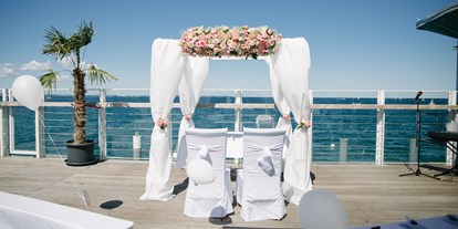 Hochzeit - Art der Location: Strand - Freie Trauung auf unserer Sonnenterrasse - Restaurant Wolkenlos