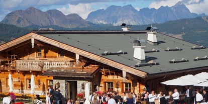 Hochzeit - Art der Location: im Freien - Kirchberg in Tirol - Trauung auf der Terasse - Die Almen - Saalbach Hinterglemm 