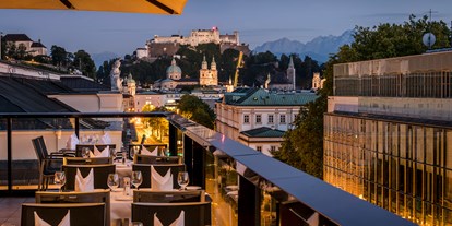 Hochzeit - Fotobox - Berchtesgaden - Abendstimmung im IMLAUER Sky Bar & Restaurant - IMLAUER Hotel Pitter Salzburg