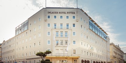 Hochzeit - Umgebung: in einer Stadt - Außenansicht vom IMLAUER HOTEL PITTER Salzburg - IMLAUER Hotel Pitter Salzburg